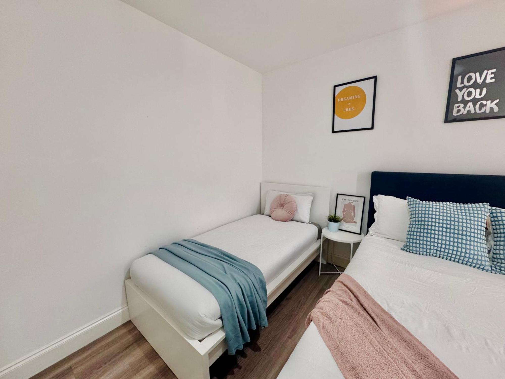 Cosy 1-Bed Flat 30Min To Central London & Parking Exterior photo